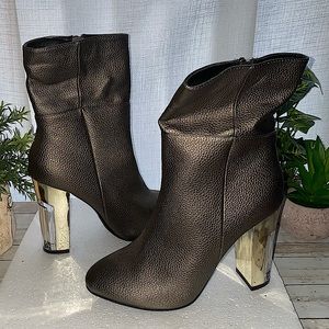 Boot heels • size 9